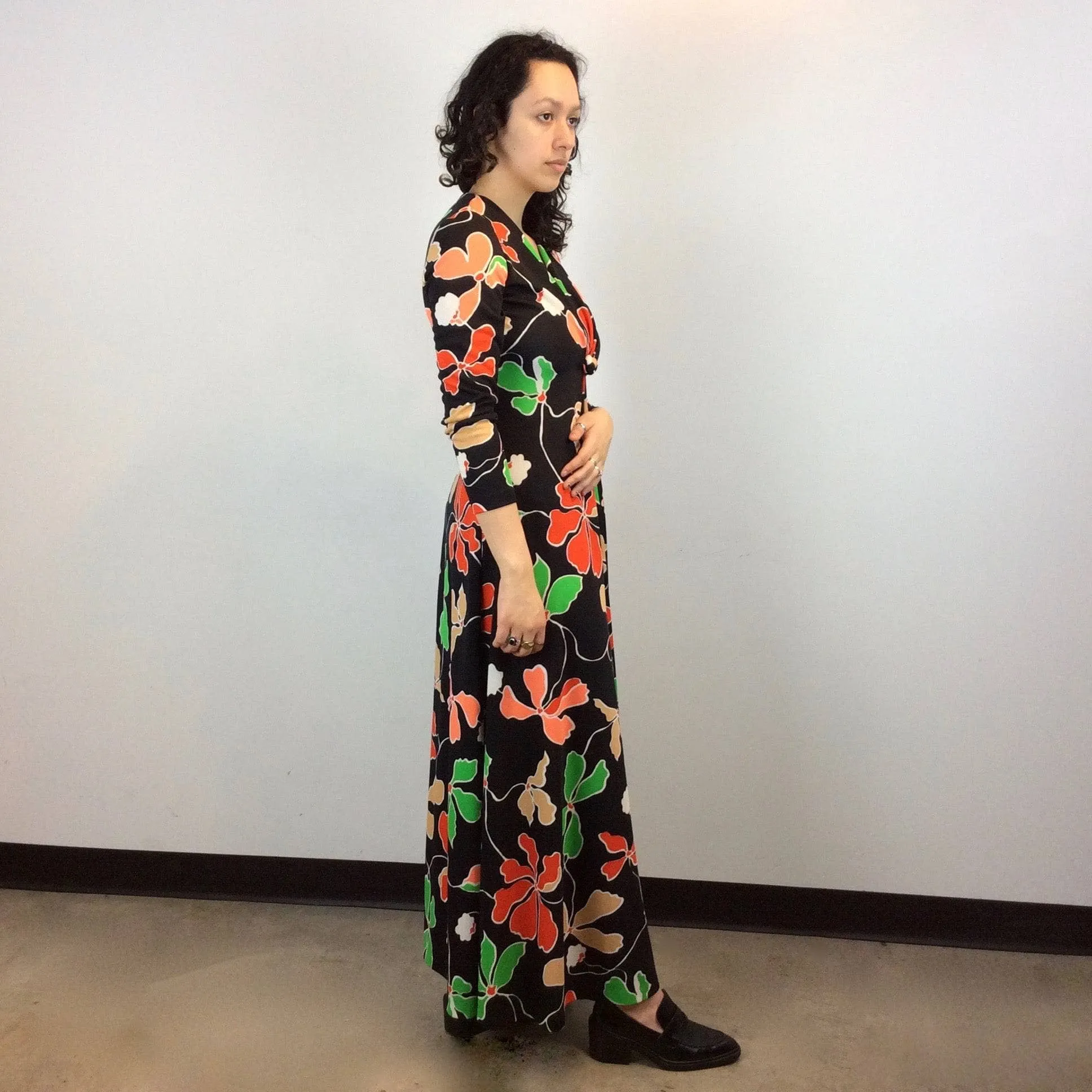 1970s Bold Print Plunge Neck Long Sleeve Maxi Dress Medium