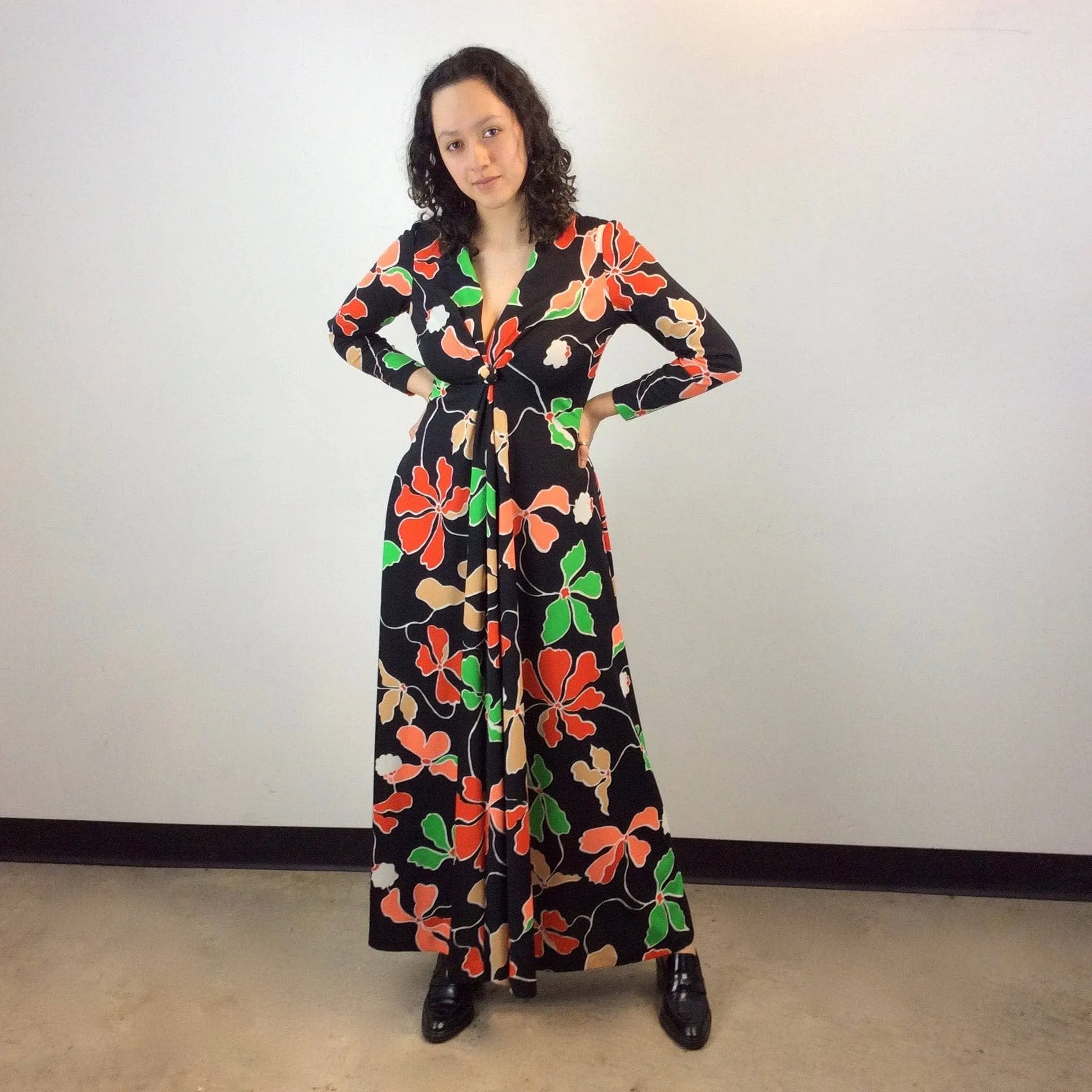 1970s Bold Print Plunge Neck Long Sleeve Maxi Dress Medium