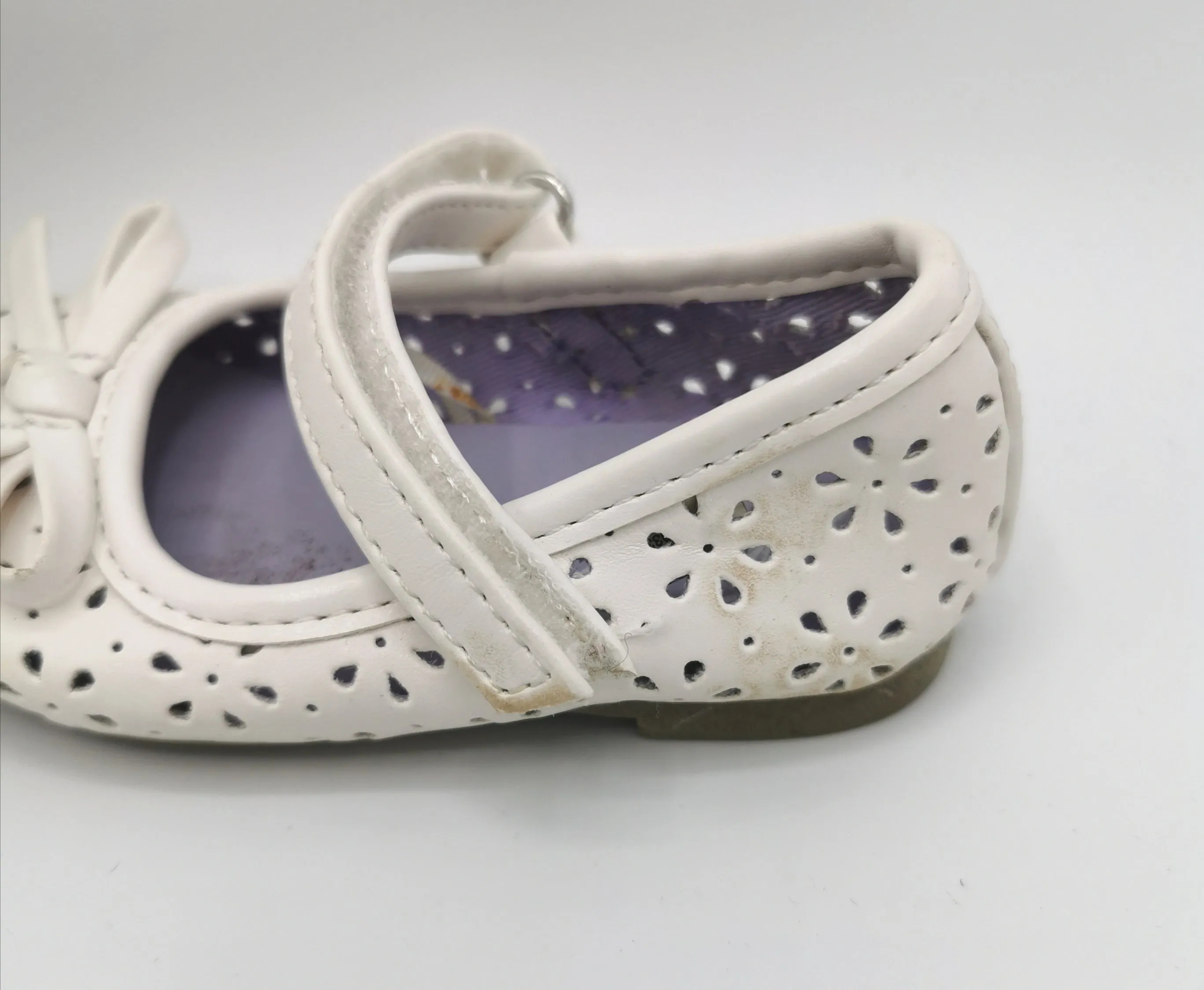 BABY GIRL SIZE 4 TODDLER - CHILDREN'S PLACE, White Eyelet Floral Ballet Flats VGUC B13