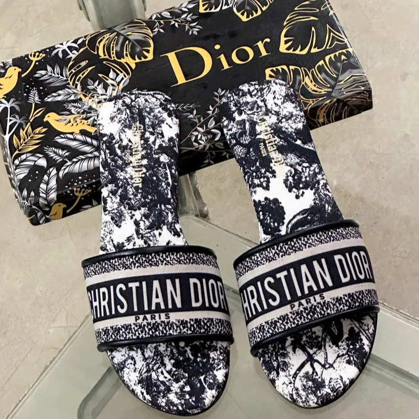 DIOR FLATS (Black Lion)