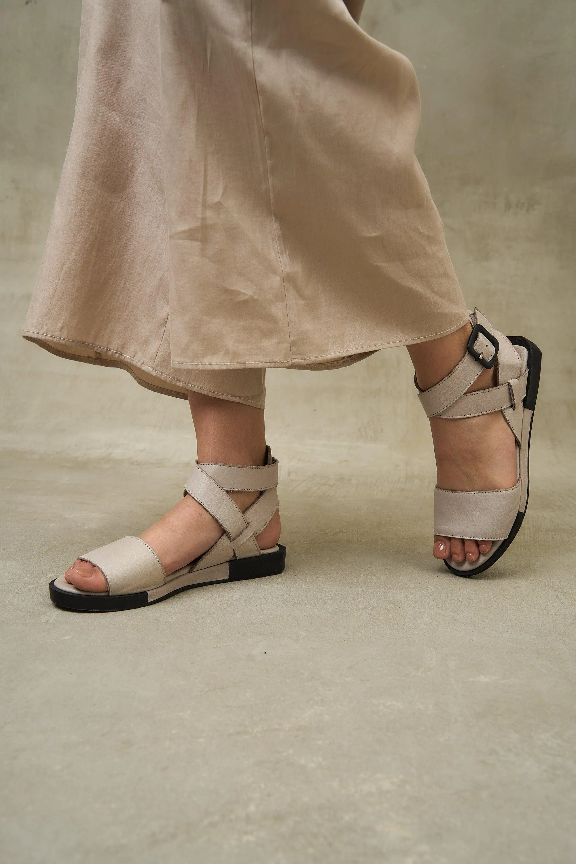 Kria Cross Strap Pastel - Black
