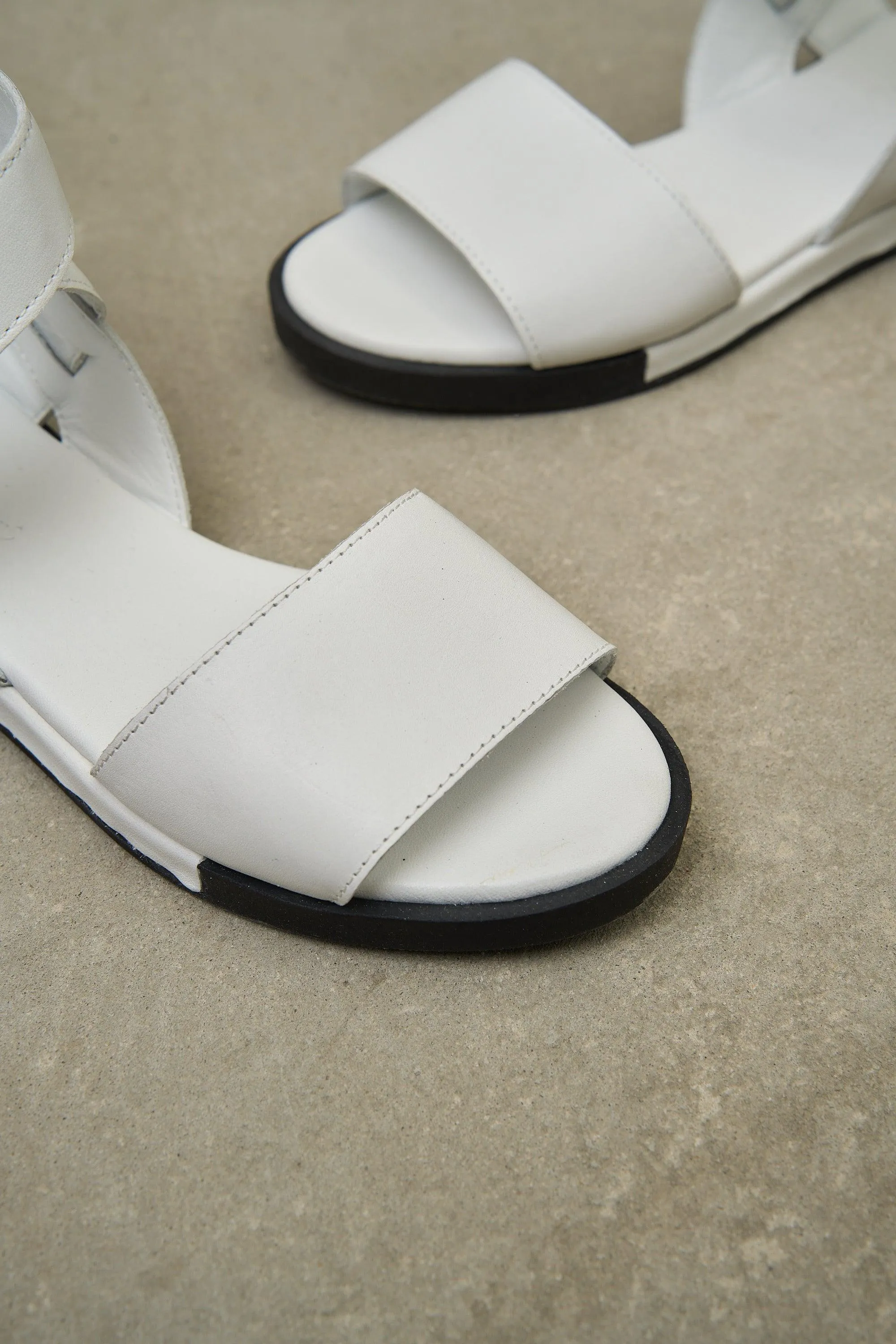 Kria Cross Strap Pastel - Black
