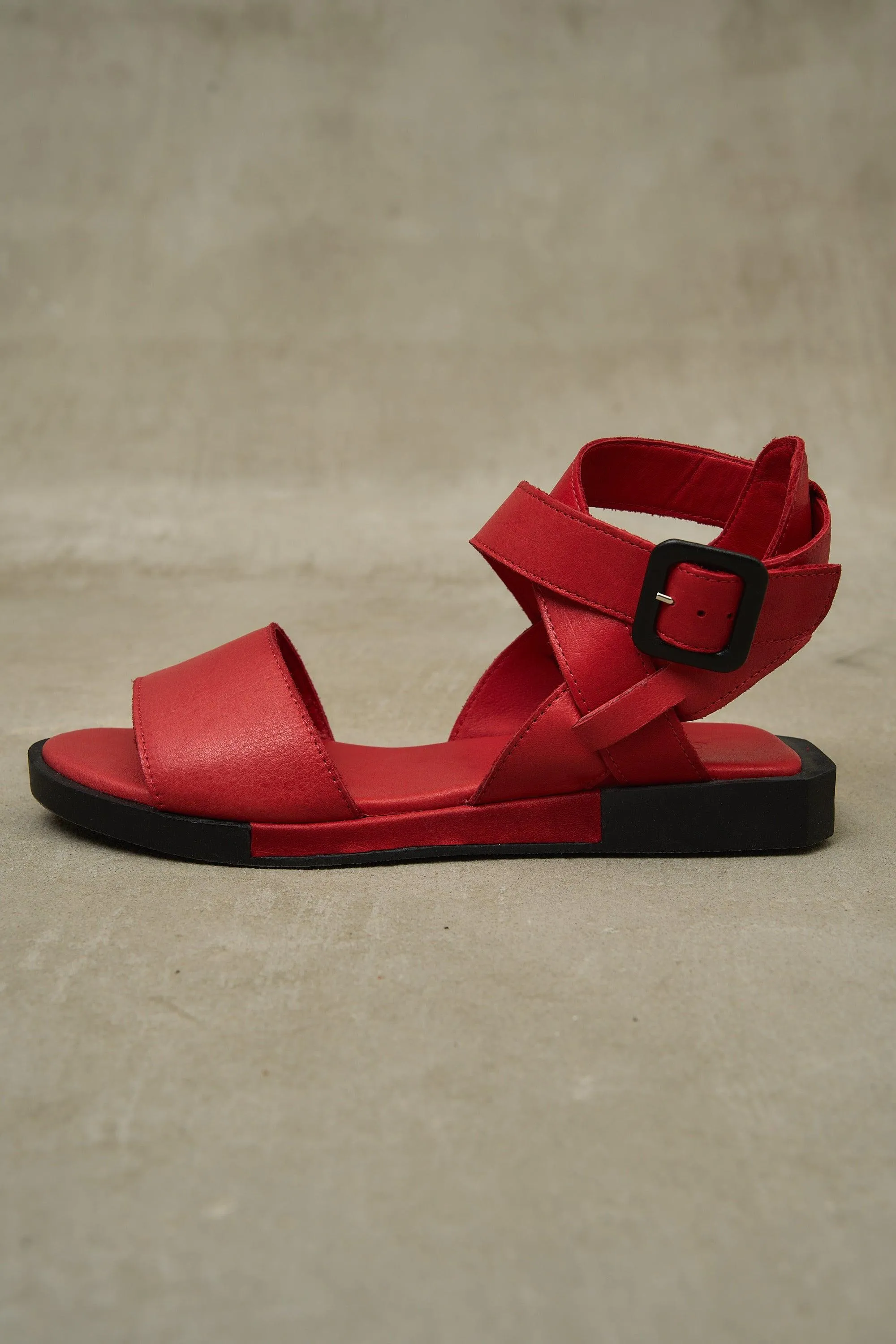Kria Cross Strap Pastel - Black
