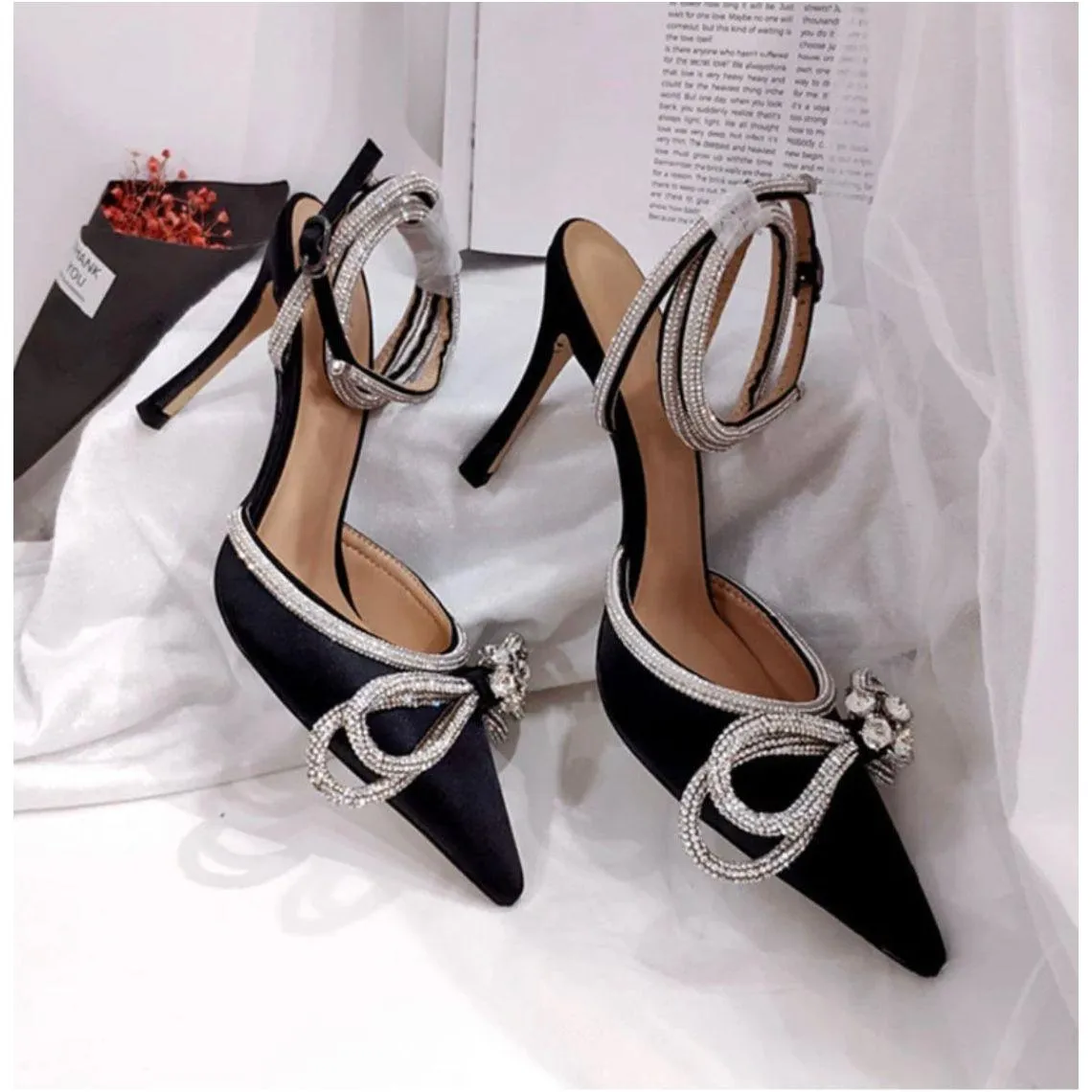 Pointed toe buckel strap high heel