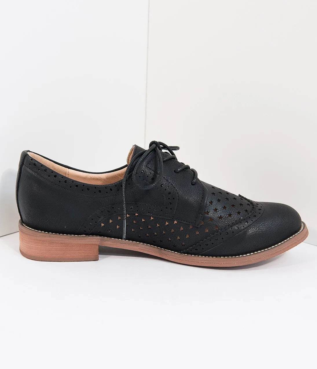 Retro Style Black Leatherette Oxford Shoes